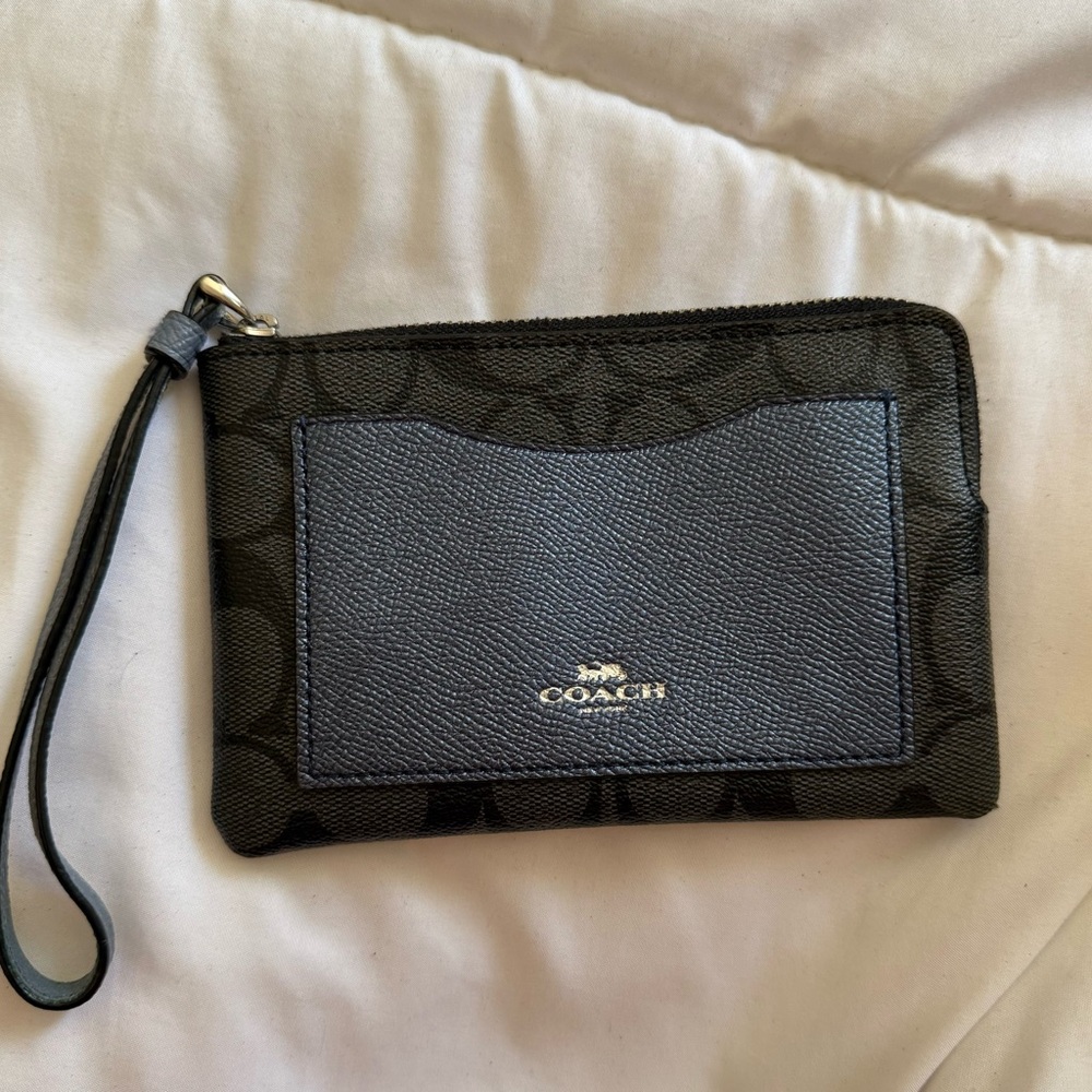 Coach Signature Black and Navy Wristlet